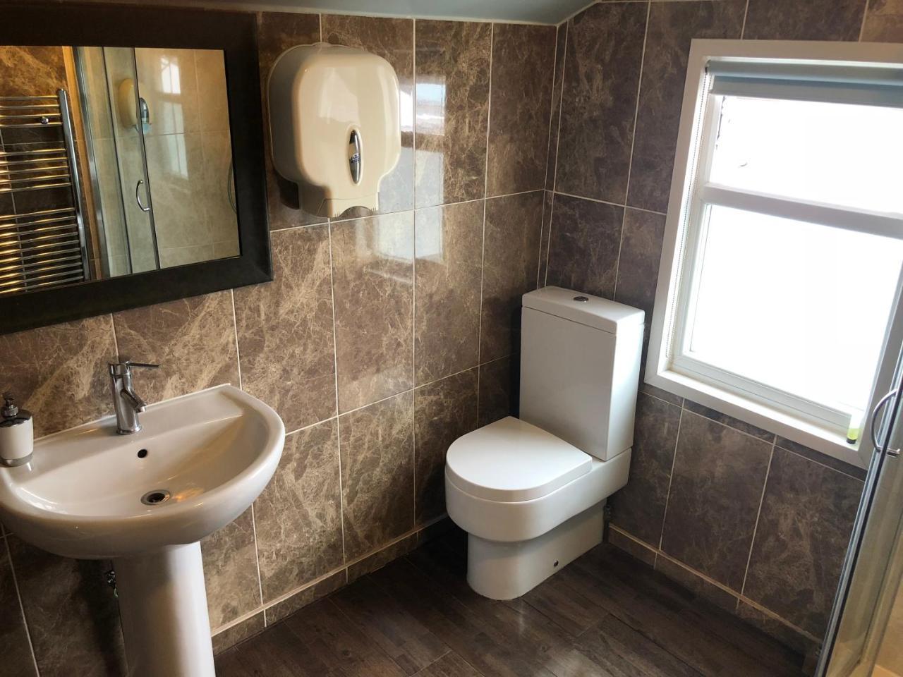 Ely Guest House Extérieur photo